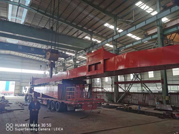 起重機(jī)發(fā)貨現(xiàn)場(chǎng)